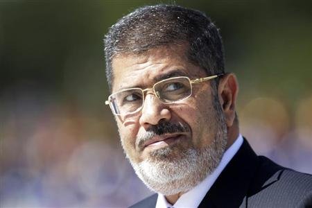 حبس مرسي على ذمة التحقيق قبيل مظاهرات مؤيدة ومعارضة
