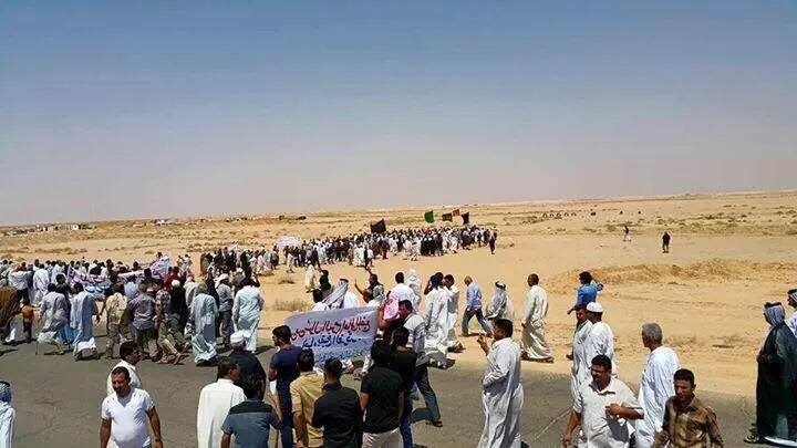 مسيرة احتجاجية في صحراء عرعر الحدود مع السعودية  تنديدا بهدم قبور الائمة في البقيع (مصور)