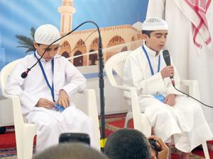 طفل طاجكستاني يحفظ القرآن ورقم السورة ومكان نزولها ورقم الصفحة ورقم الآية