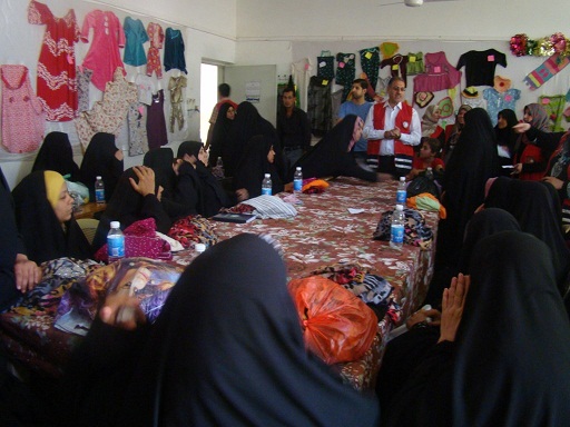 جمعية الهلال الاحمر العراقي تقيم دورة لتعليم  الخياطة في كربلاء