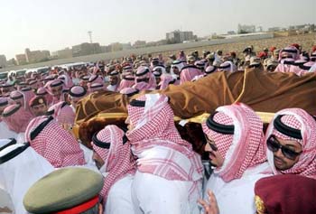 وصول طالباني والوفد المرافق له لتقديم التعازي بوفاة ولي العهد السعودي