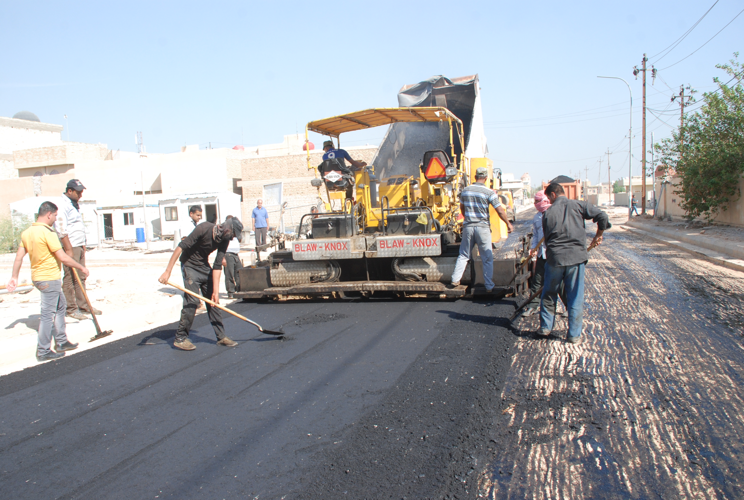 البلدية في كربلاء تعلن وصول نسبة  انجاز 70% من مشروع تبليط شوارع حي الكفاءات  باكثر من 2 مليار و273 مليون دينار