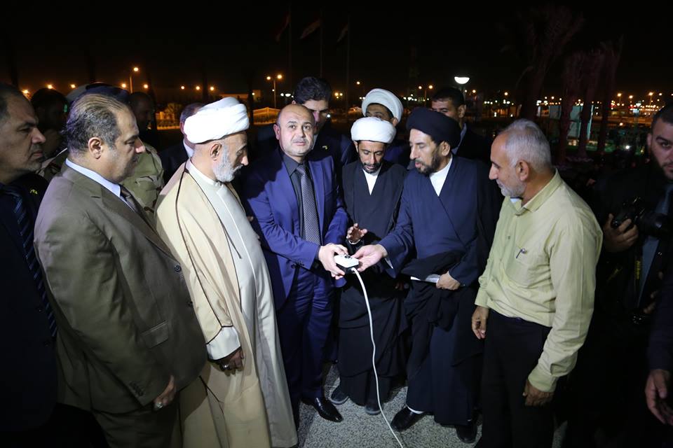 البصرة ترفع راية الامام الحسين عليه السلام ايذاناً ببدء مراسم العزاء الحسيني