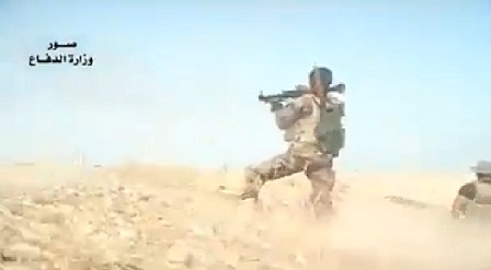 بالفيديو: لحظه تصدي القوات الامنيه لثلاث سيارات مفخخه يقودها انتحاريين في بيجي