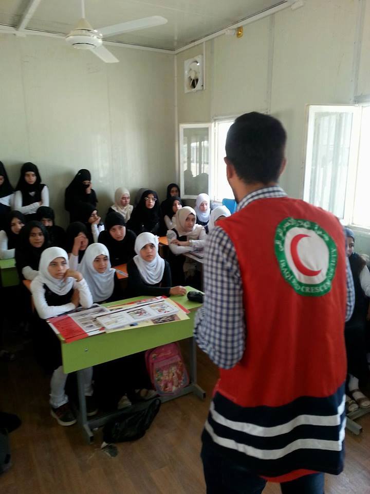 الهلال يلقي محاضرات بالتوعية حول مخاطر الامراض الانتقالية