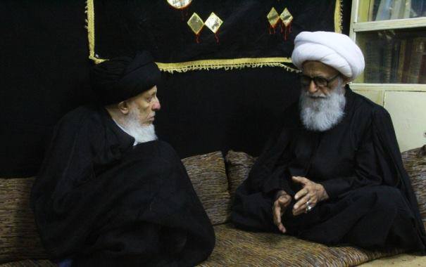 بالصورة:المرجع الحكيم يزور المرجع النجفي بعد عودته من رحلة علاجية ببيروت