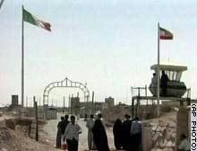 إيران توزع كمامات ولقاحات للزوار المتوجهين الى العراق