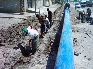 حملات واسعة لتنظيف شبكات المجاري في كربلاء استعدادا لفصل الشتاء