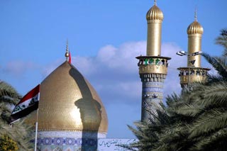 الكوادر العراقية تنجز 30% من مشروع تذهيب مأذنتي أبي الفضل العباس (عليه السلام)