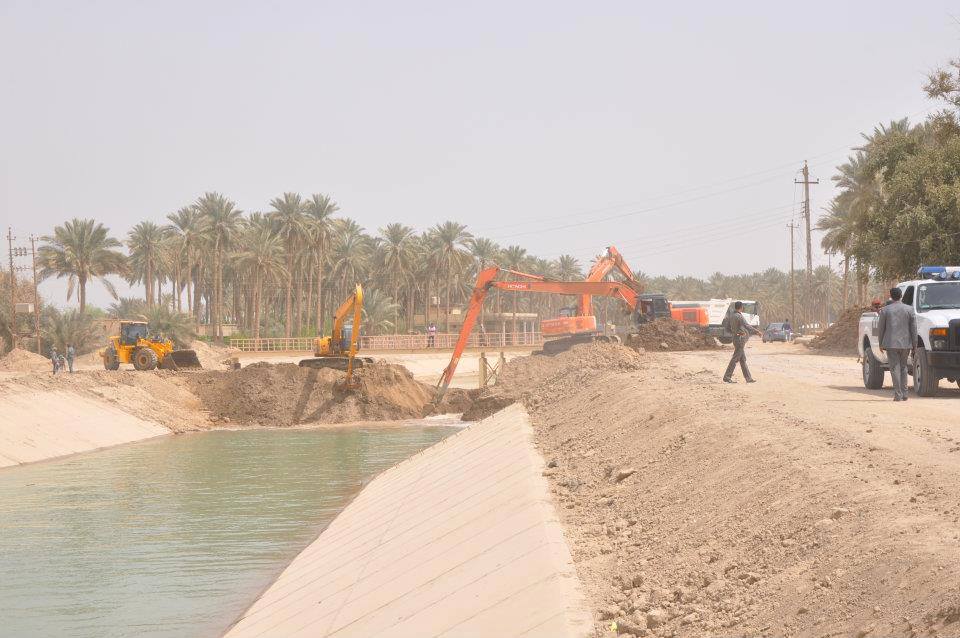 كربلاء :مواطنون من ناحية الحسينية يستنجدون بالاعلام لانقاذهم من (طريق الموت)