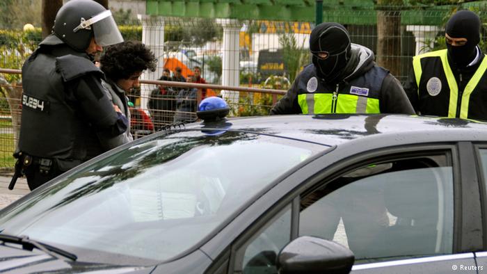 اسبانيا تفكك شبكة ارهابية تجند النساء الى العراق وقضائها يحاكم الشبكة بالسجن