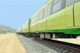 توقيع عقد مع الصين لاستيراد قطارين حديثين بخدمات متكاملة