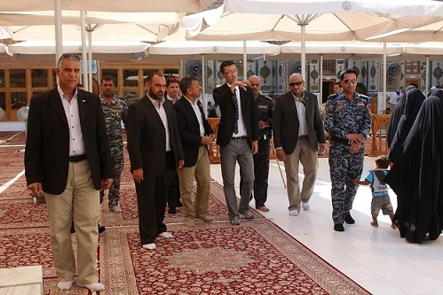 وفد السفارة اليابانية في بغداد يزور العتبة العلوية المقدسة(مصور)