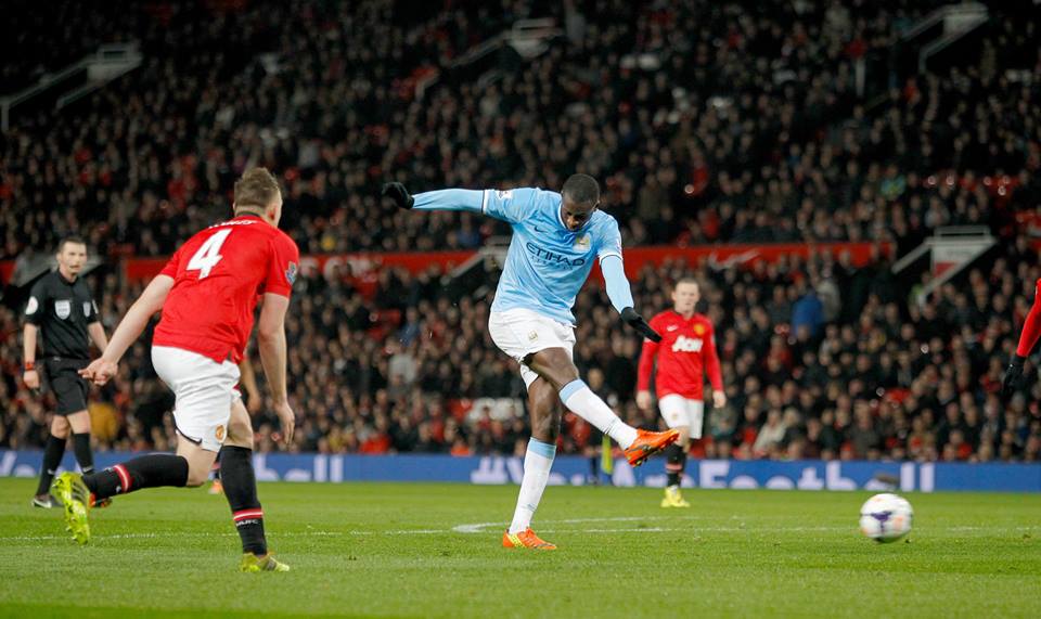 مان يونايتد يستعيد توازنه ويجرد سيتي من اللقب