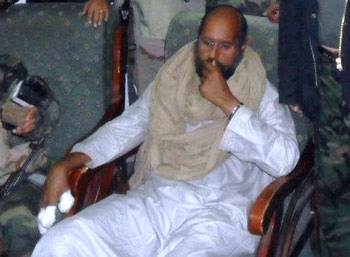 الطبيب المختص بمتابعة سيف الاسلام القذافى يقرر بتر أصابعه بسبب الغرغرينا.