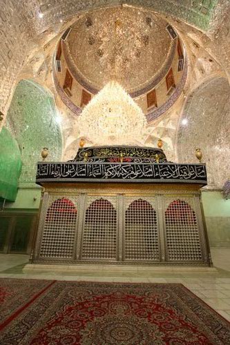 تقرير مصور خاص للمرقد الحسيني وهو موشح بالسواد ايذانا ببدء شهر محرم الحرام 1433