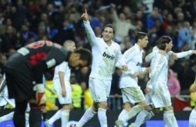 ريال مدريد يبتعد بالصدارة بعد فوزه على أتلتيكو مدريد 4-1