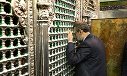 لاريجاني يلتقي بمراجع النجف ويؤكد ان بلاده تتفق مع راي المرجعية بالحفاظ على وحدة العراق واستقراره