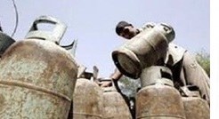 كربلاء :قضاء الهندية تعيش ازمة غاز الطبخ وسعر القنينة الواحدة تباع 20 الف دينار في الشارع