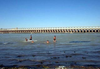 سد الكوت.. معلم سياحي يتحول الى مكب نفايات