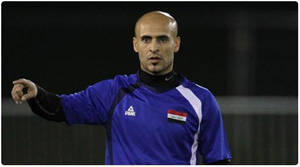 لاعب دولي عراقي يشهر مسدسه بوجه الجماهير ولاعبين اخرين يشتبكون معهم بالايدي