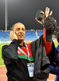 حكيم شاكر يطالب الاتحاد بمبلغ 750 الف دولار مقابل قيادة المنتخب الوطني او الشباب