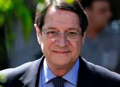 رئيس قبرص ووزراؤه يخفضون رواتبهم لإنقاذ البلاد