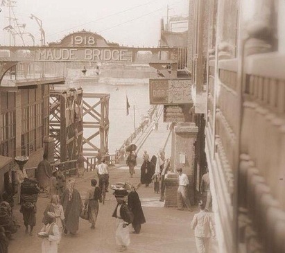 جسر الجنرال مود الشهداء الحالي في بداية الثلاثينات من القرن الماضي