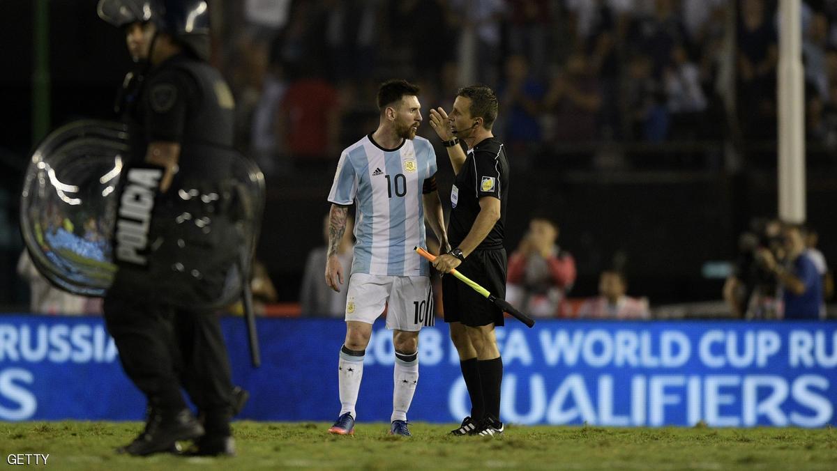 الفيفا يوقف ميسي 4 مباريات ويغرمه 10 آلاف فرنك سويسري