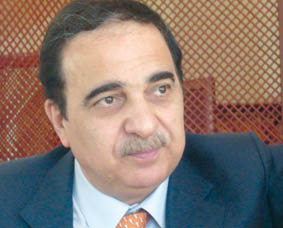 سعد البزاز في ذكرى ميلاد صدام حسين يطلق قناة الزمان الفضائية