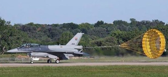 قائد القوة الجوية : الطيارين العراقيين لازالوا يمارسون تدريبهم بامريكا