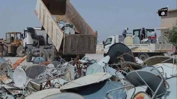 داعش يستخدم عمال بلدية الموصل لجمع أجهزة الستلايت خوفاً من استهداف عناصره