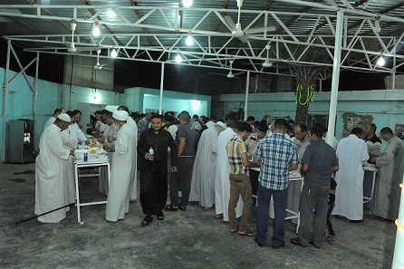 ديوان الوقف الشيعي يقيم مأدبة إفطار جماعي للصائمين بمناسبة مولد الامام الحسن (ع)