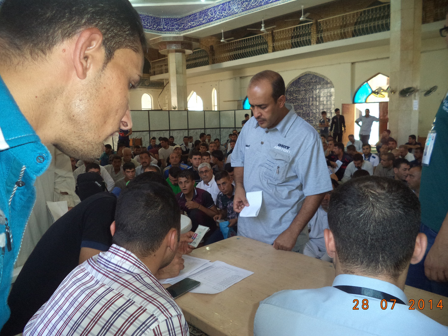 المؤسسة الوطنية الخيرية بكربلاء  : توزيع  100 ألف دينار لأكثر من 1100 نازح