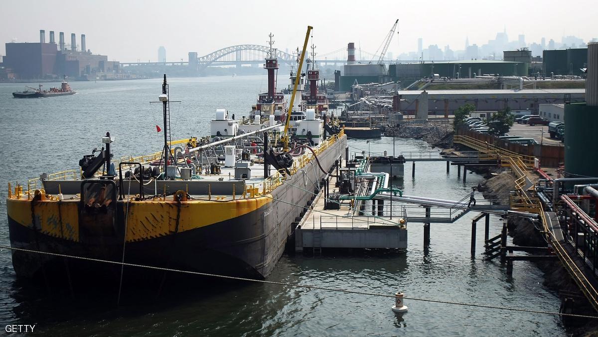 أسعار النفط تنخفض لادنى مستوى منذ نيسان