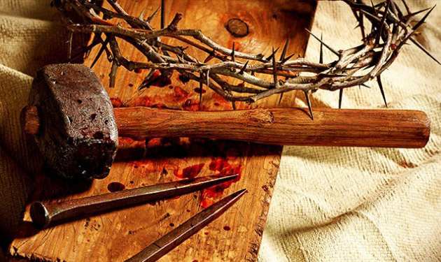 سرقة قطعة من صليب المسيح الحقيقي والكاهن (هورلي) يناشد من يعلم عن مكانه  ارجاعه للكنيسة