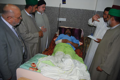 العتبتان الحسينية والعباسية تزوران جرحى التفجيرات الاخير الدامية في كربلاء (مصور)