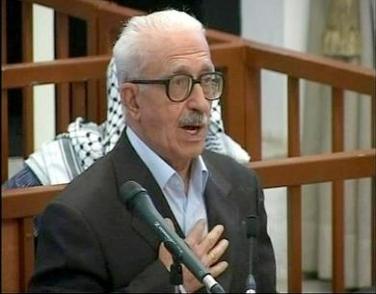 طارق عزيز عاجز عن الحركة و(90)% من كلامه غير مفهوم