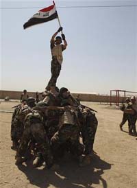 القوات الامريكية تسلم قاعدة دلتا في واسط الى قوات الأمن العراقية.