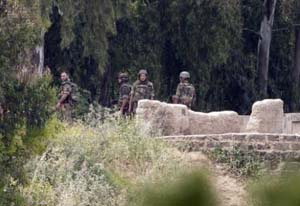 "نيويورك تايمز": تركيا تسمح لمجموعة مسلحة بشن هجمات ضد سورية