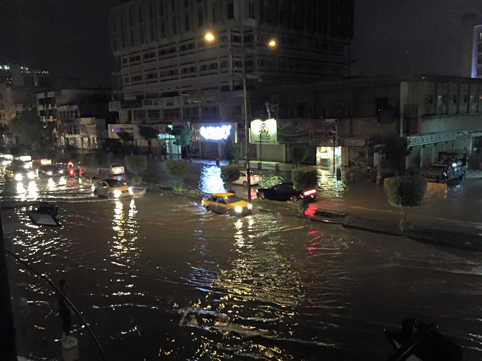 بالفيديو:  غرق أغلب شوارع العاصمة ومراقبون يعزوه الى "فشل" مشاريع أمانة بغداد