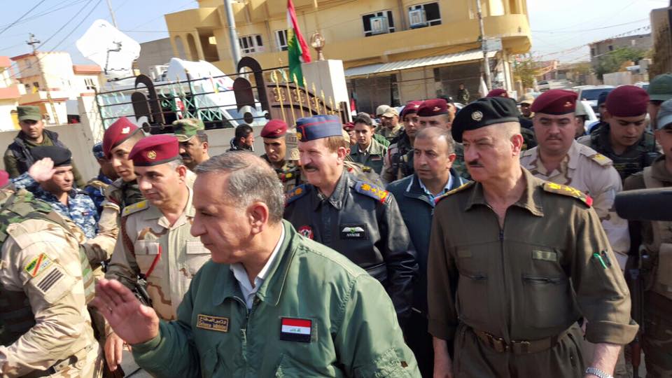 وزير الدفاع من سنجار: رفعنا طلباً للعبادي لتسليح الأيزيديين+صور