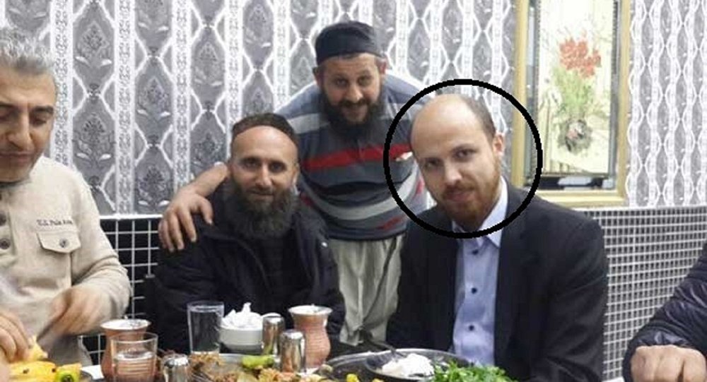 بالصور: نجل أردوغان الصديق الصدوق لقيادات تنظيم "داعش" الإرهابي