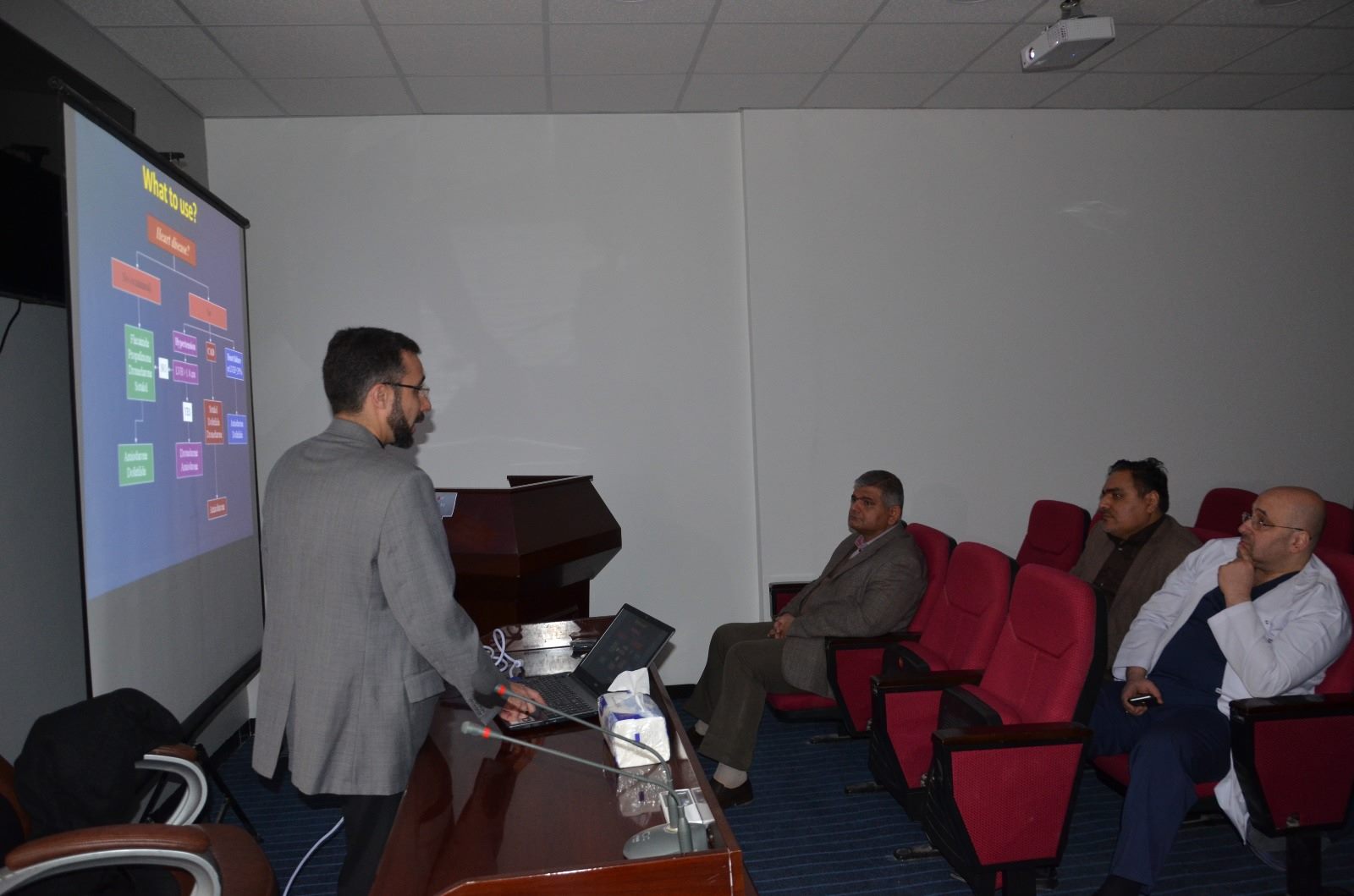 فريق طبي اميركي يجري 20 عملية متطورة في النجف