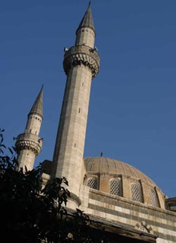 اكتشاف رسوم وزخارف تعود إلى العصر الحجري جنوبي السليمانية