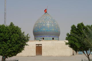 أمين خاص مرقد عون يطالب تربية كربلاء بإخلاء مدرستين والتربية تطالب ببديل