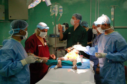 النجف تستورد اجهزة طبية باكثر من ستة مليار دينار