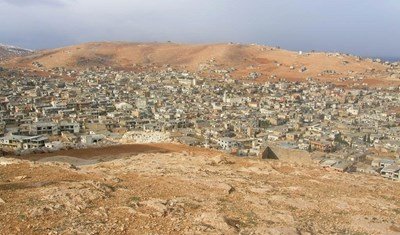 انتحاري يفجر نفسه بحاجز للجيش اللبناني وانقطاع اﻹتصال مع العسكريين