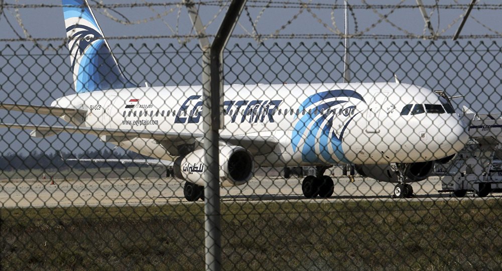 انتهاء ازمة الطائرة المصرية والقوات القبرصية تلقي القبض على الخاطف