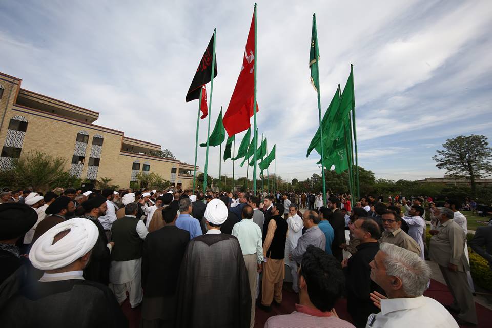 بالصور:رايات العتبات المقدسة ترتفع في العاصمة الباكستانية (اسلام اباد)